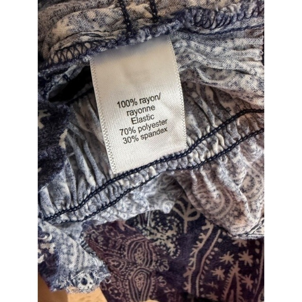 Women's Blue Paisley Smocked Maurices Blouse Size L - Picture 6 of 7